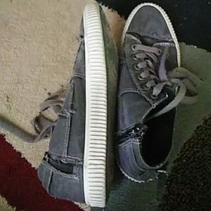 Shoe canival gray sneackers